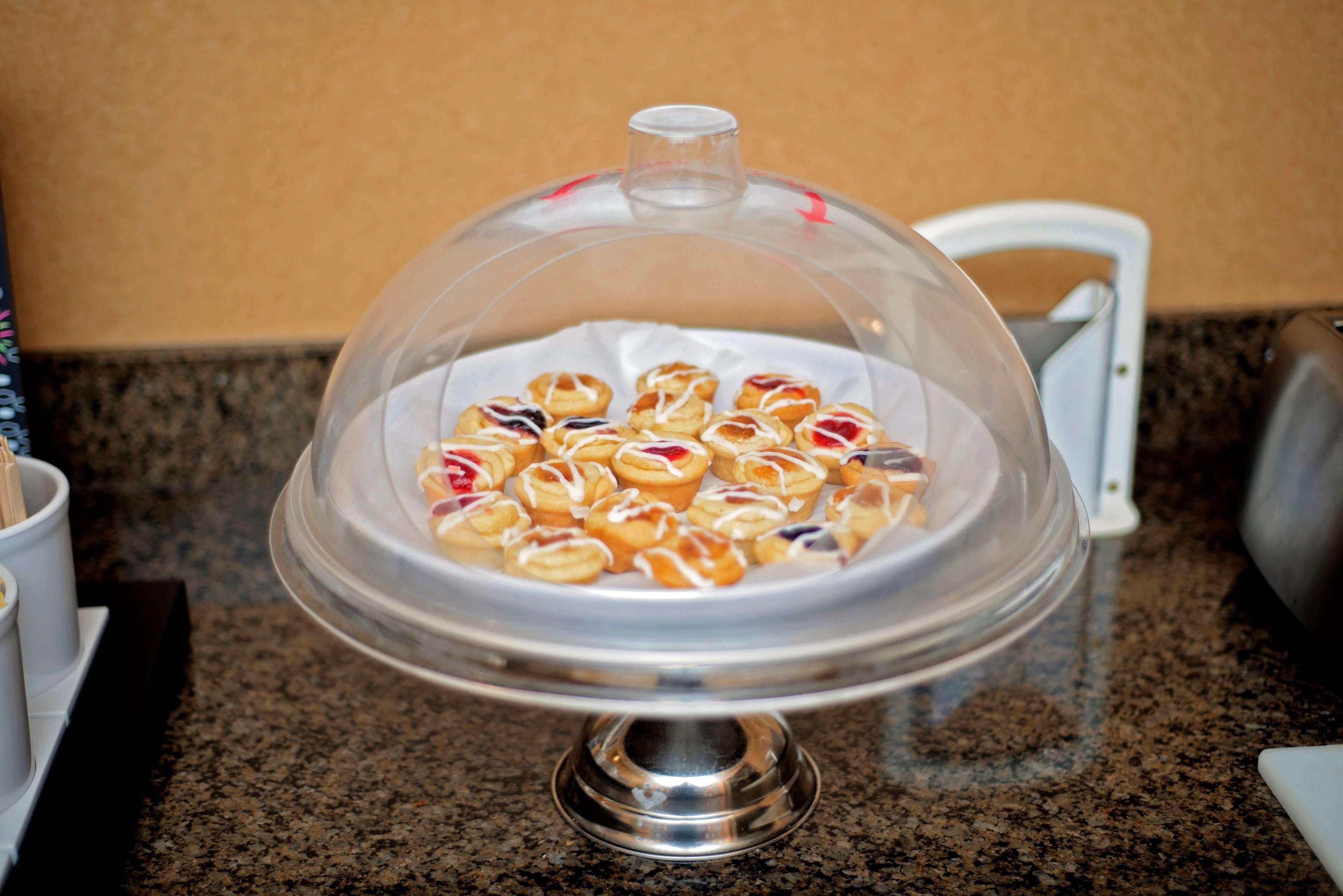 Hampton Inn Evanston Bagian luar foto