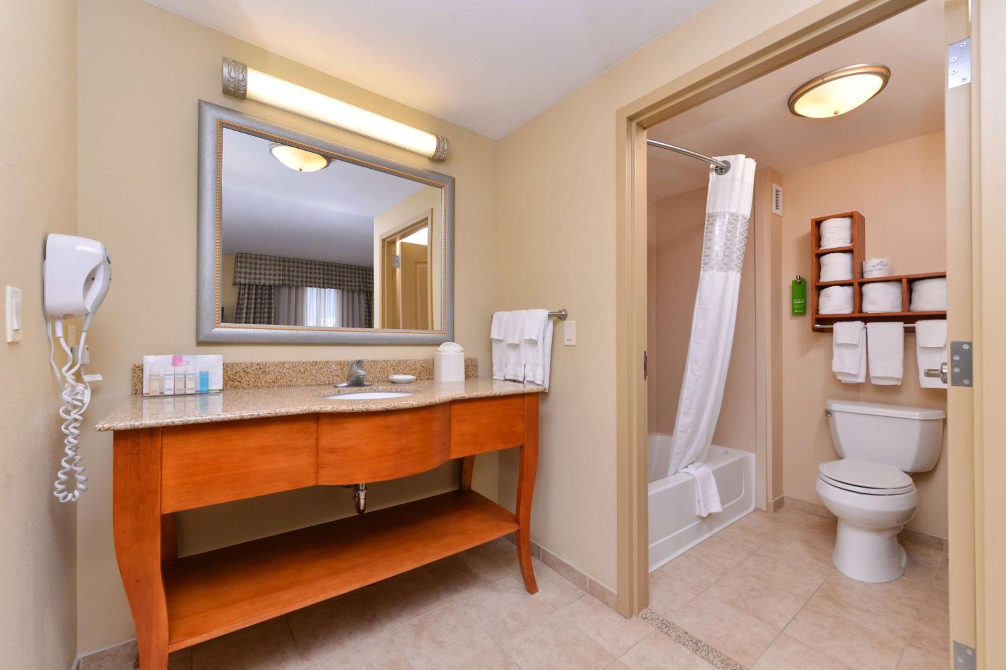 Hampton Inn Evanston Bagian luar foto