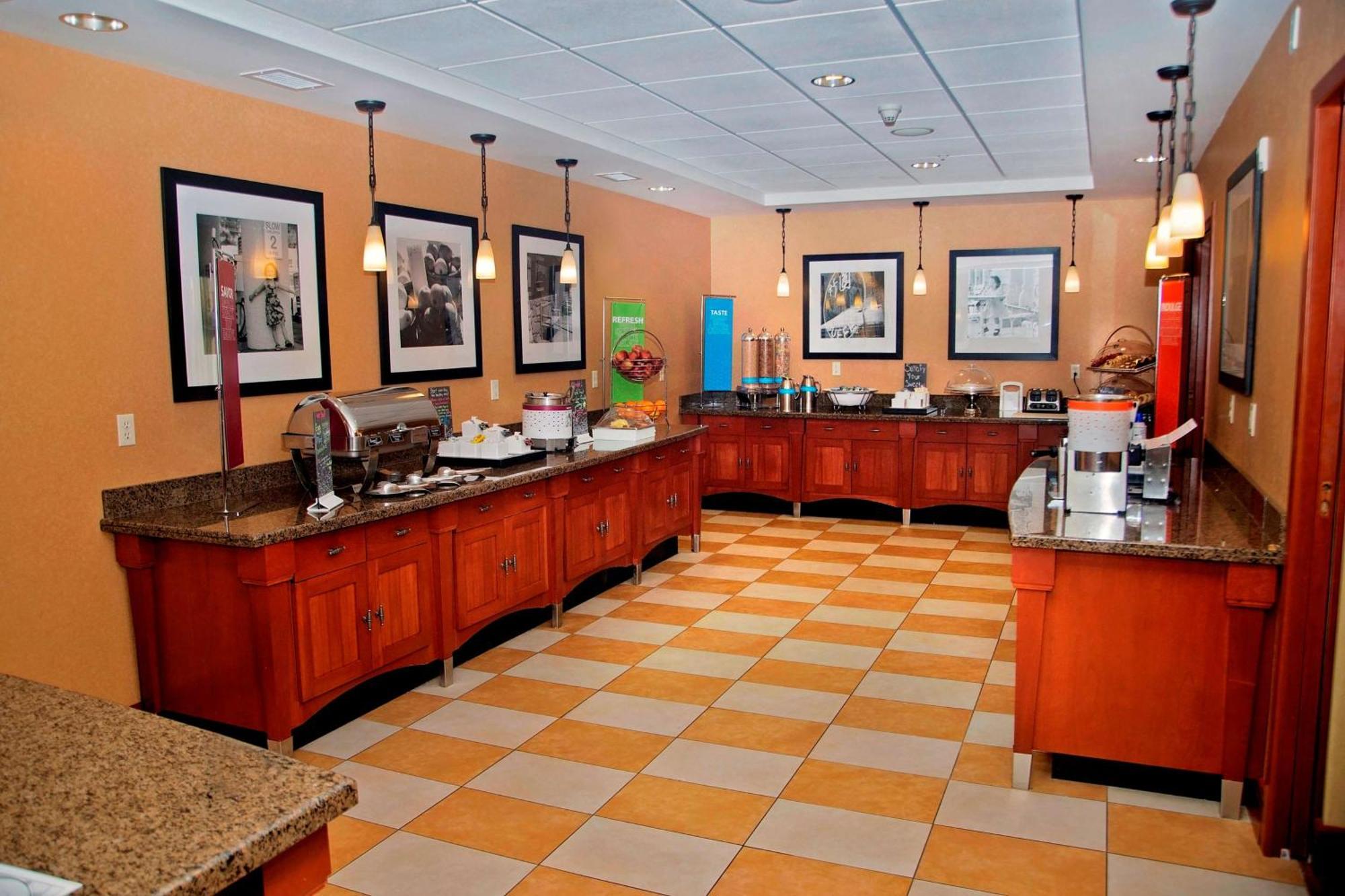 Hampton Inn Evanston Bagian luar foto