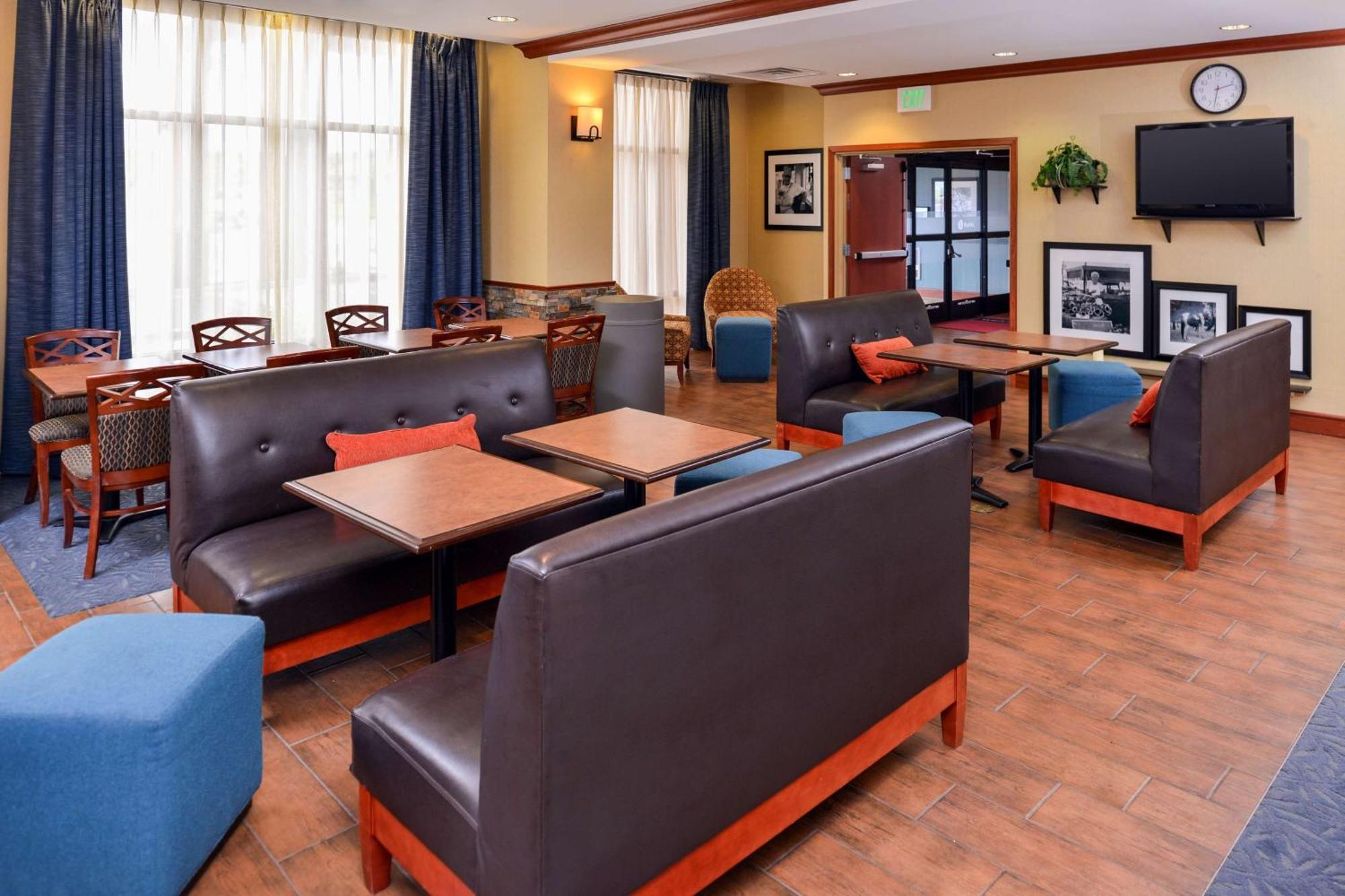 Hampton Inn Evanston Bagian luar foto