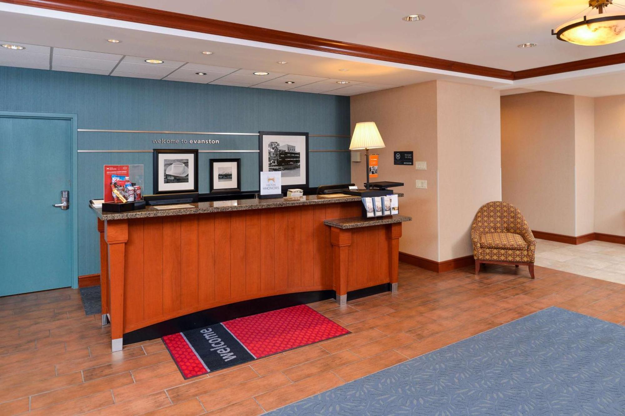 Hampton Inn Evanston Bagian luar foto