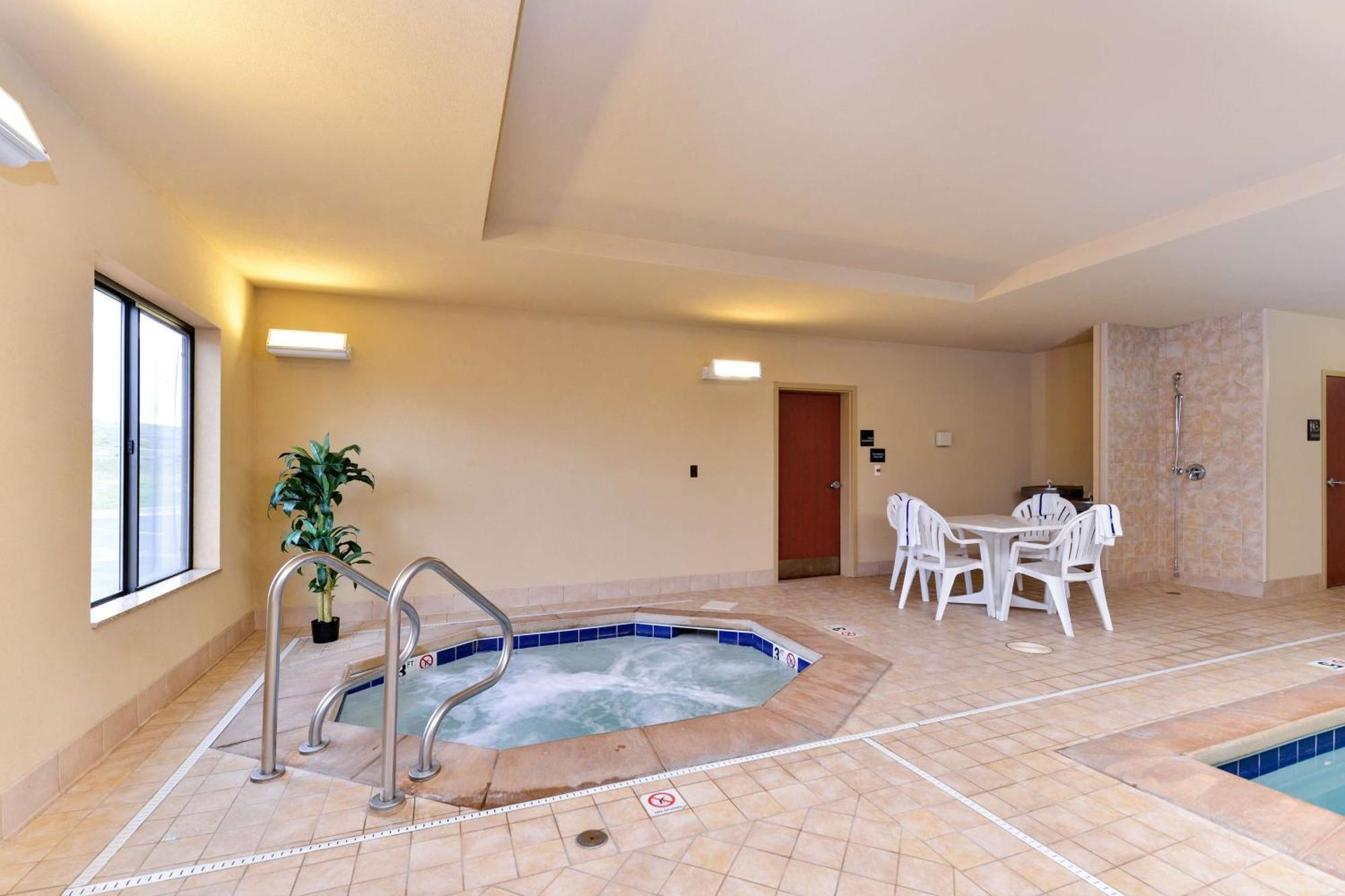Hampton Inn Evanston Bagian luar foto